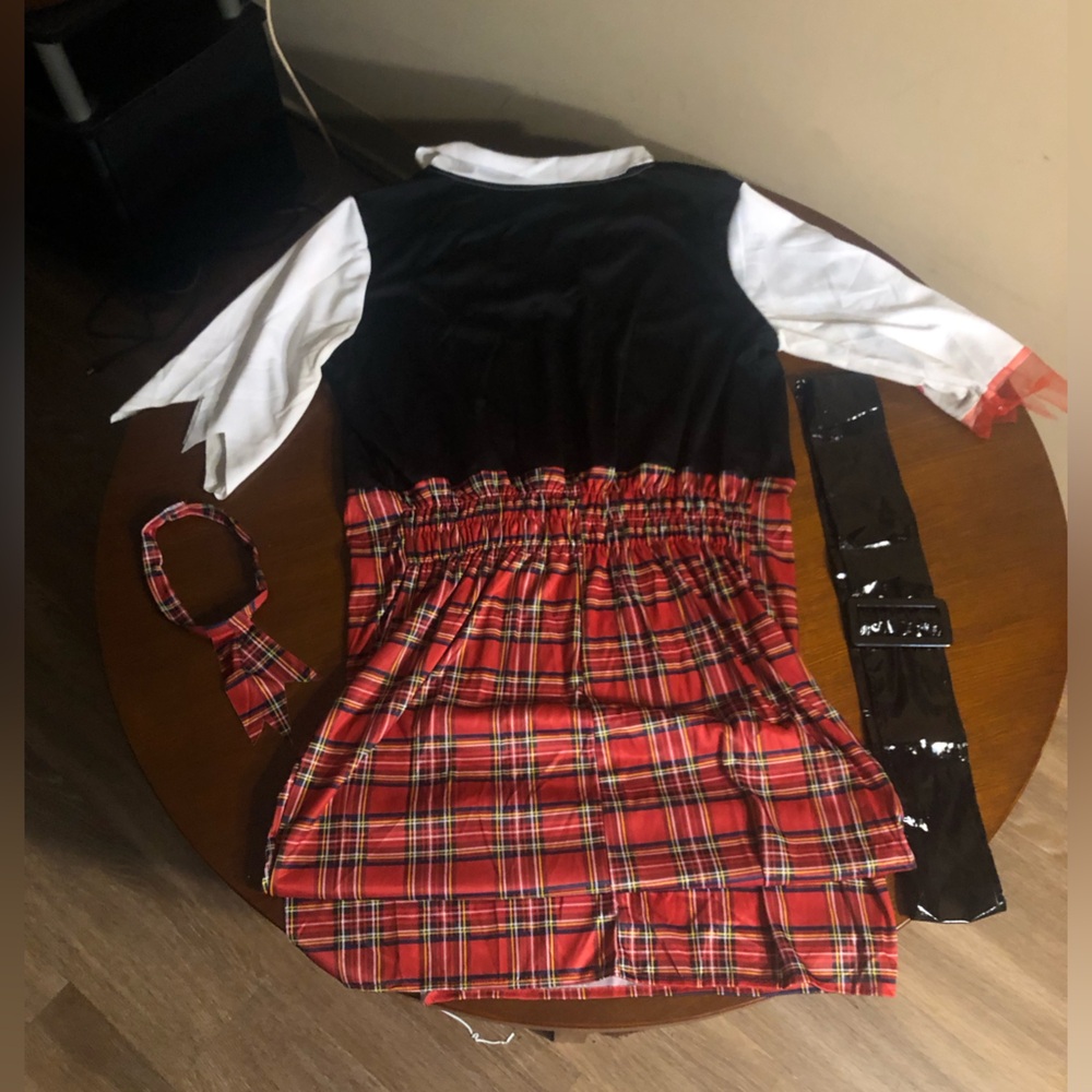 Curves Zombie Schoolgirl Costume Red/Combo Size 2X - Picture 4 of 8